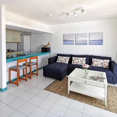 Calypso, Completo Con Vistas Al Mar Y A La Piscina En Costa Teguise