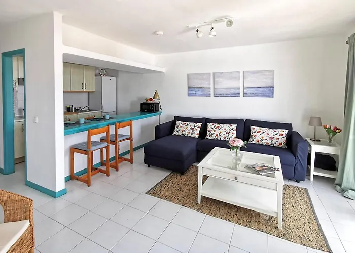 Calypso, Completo Con Vistas Al Mar Y A La Piscina En Costa Teguise