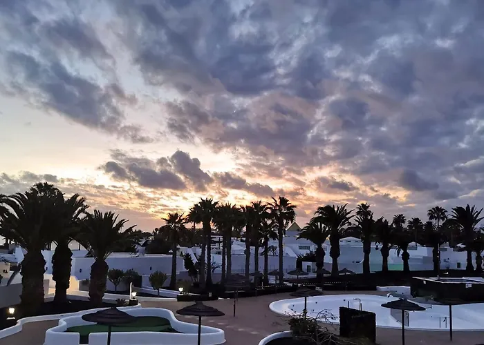 Calypso, Completo Con Vistas Al Mar Y A La Piscina En Διαμέρισμα *