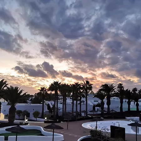 Calypso, Completo Con Vistas Al Mar Y A La Piscina En Appartement *